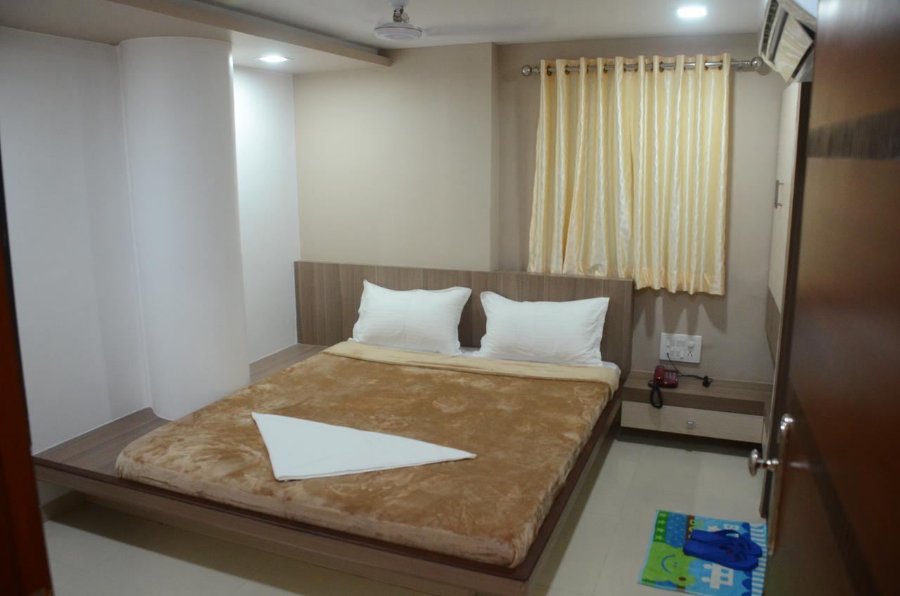 Hotel Ideal Vadodara Luaran gambar