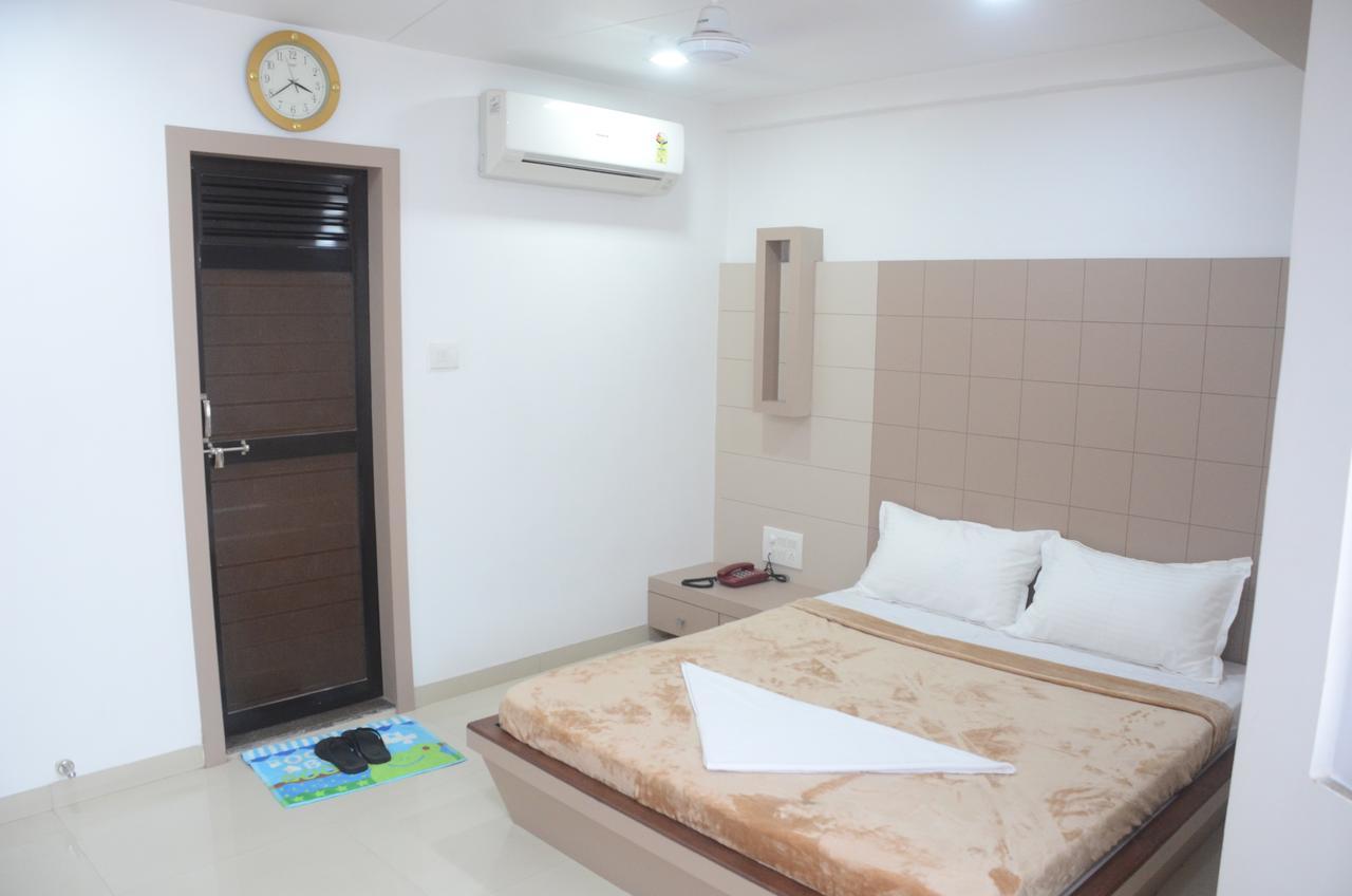 Hotel Ideal Vadodara Luaran gambar