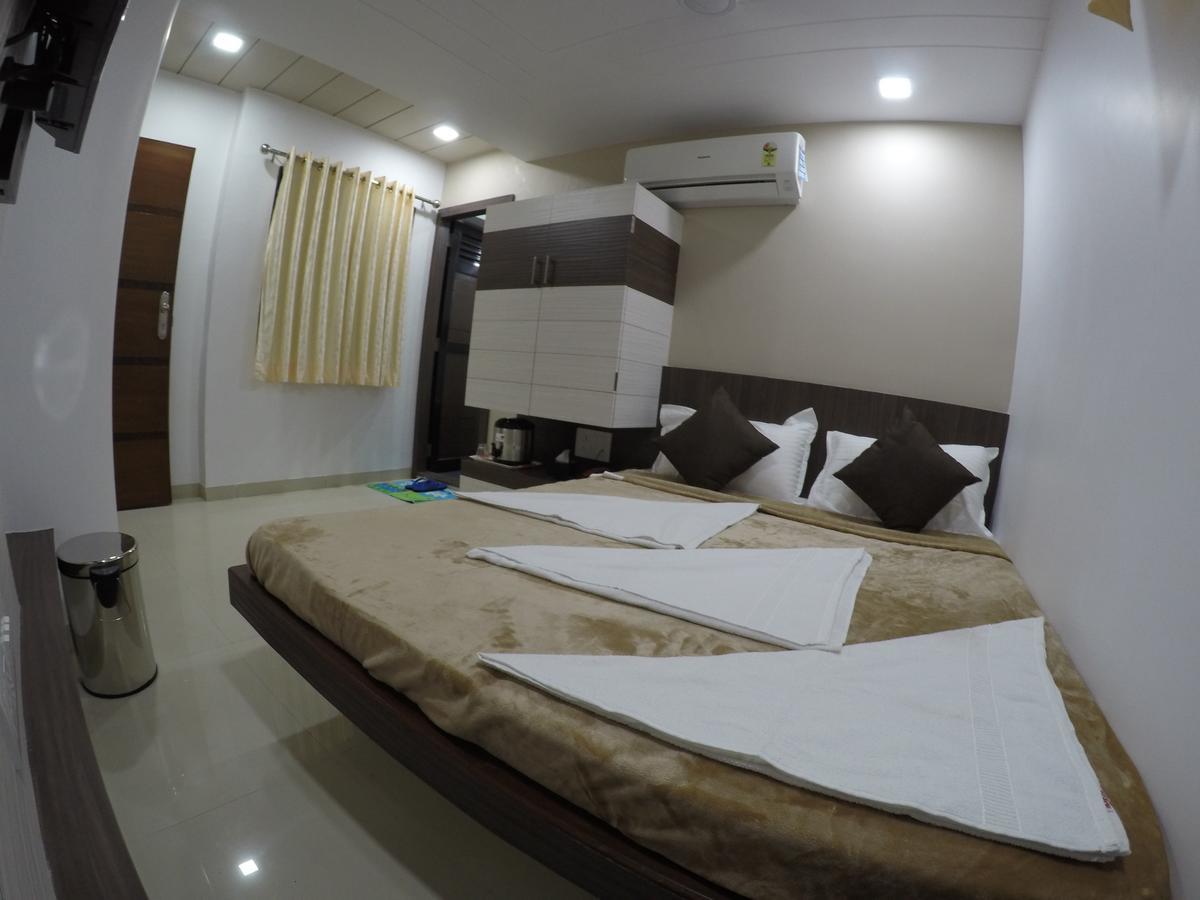 Hotel Ideal Vadodara Luaran gambar