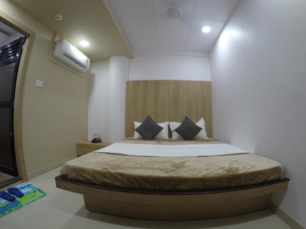 Hotel Ideal Vadodara Luaran gambar