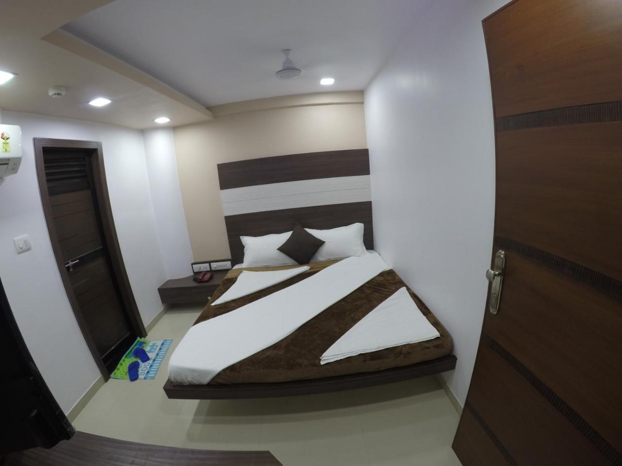 Hotel Ideal Vadodara Luaran gambar