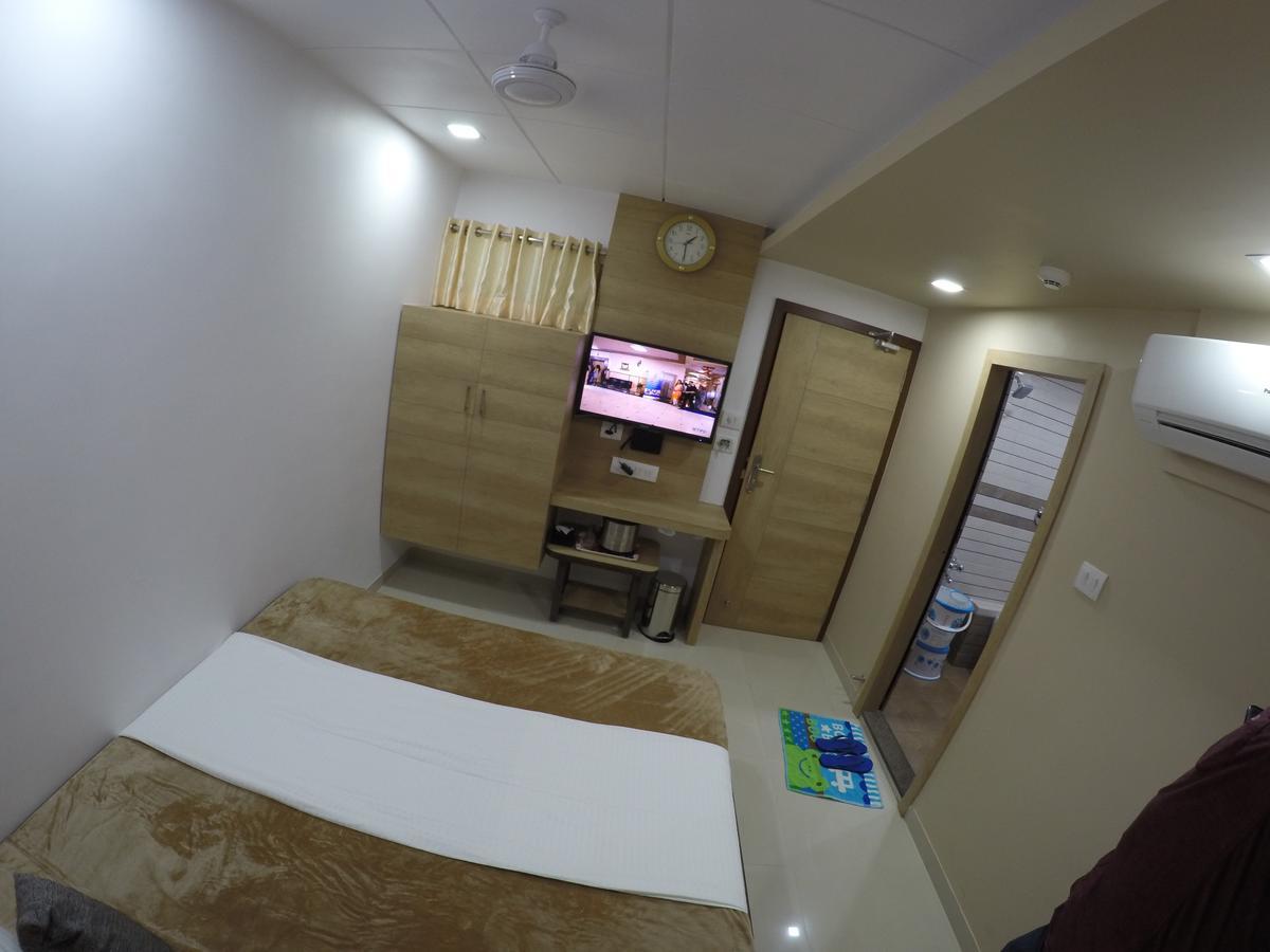Hotel Ideal Vadodara Luaran gambar