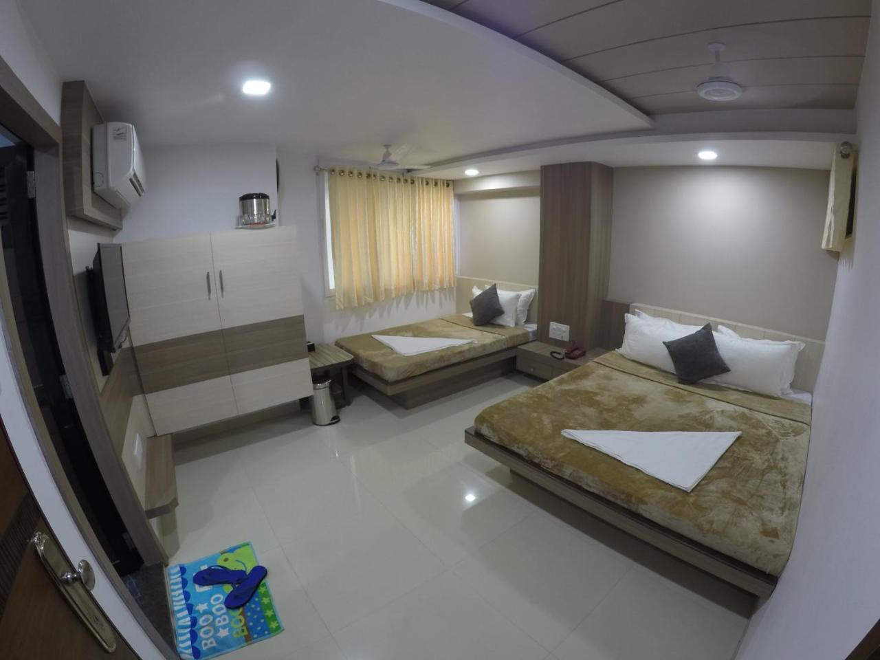 Hotel Ideal Vadodara Luaran gambar